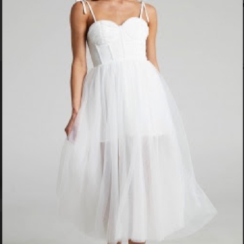 AISHA BUSTIER BODICE TULLE MIDI DRESS IN WHITE